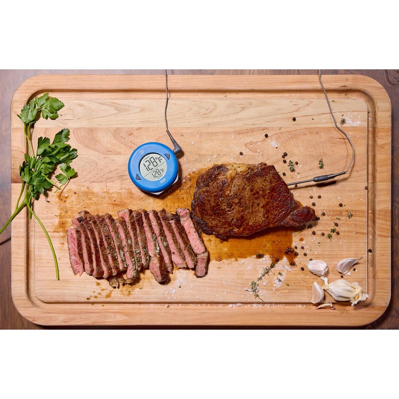 ThermoWorks DOT — Chefs’ Favorite Simple Alarm Thermometer - Cayenne