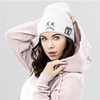 Gorro de punto para hombres y mujeres con cara triste