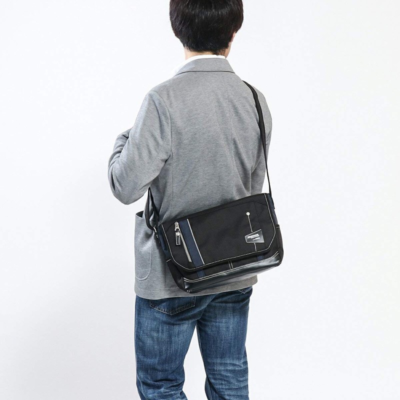 Mustache JLG-4654 Shoulder Bag, red