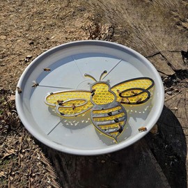 PANYIXUAN Bee Floating Island Bee Watering Station Honey Watering Station Outdoor Tool Garden Decoration
