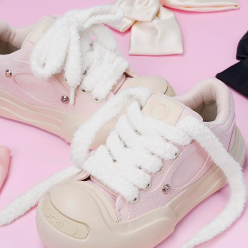 WEGOODZF Flat Fuzzy Shoe laces: Soft Wide White Plush Shoelaces