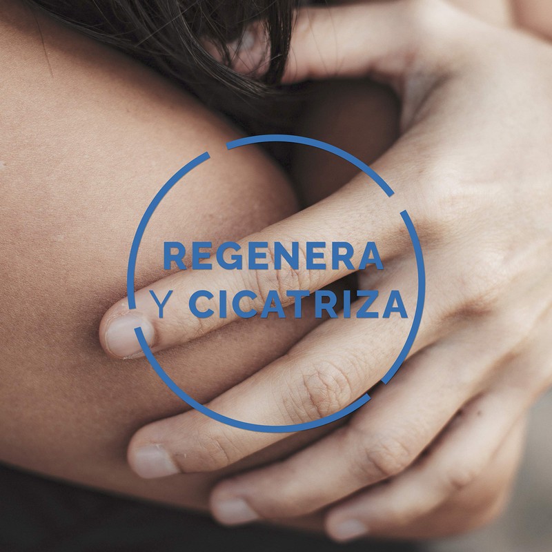 Moisturising and soothing body emulsion (800 ml).