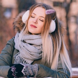 YIERSO Furry Snap Hair Clips for Women Girls Cute Soft 4 Inch No Slip Hair Barrettes Accessoriesfor All Hair Type Makeup Faux Fur (Pink Purple)