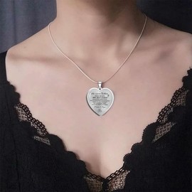 YOTHIWAD An unsere Tochter Kette mit Spruch von Mama Papa,Herz Anhänger Kette,Halskette Tochter,Schmuck Geburtstag Graduierung Geschenke für Tochter von Mama Papa(Silber)
