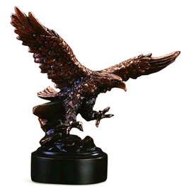 Estatua de águila americana voladora con acabado de bronce, escultura