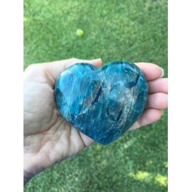 G.I.I Natural Untreated Blue Apatite Heart Shape Healing Crystal, Reiki Energy, Polished Stone from Madagascar, 2.75"X 3" X 1.25"