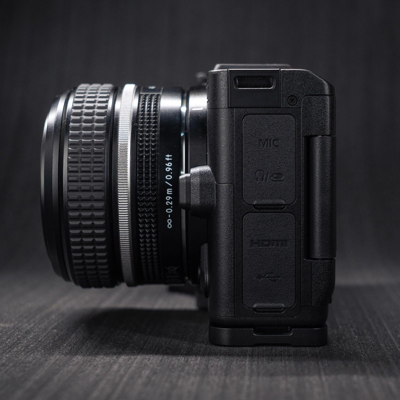 Iborrys Luxury Retro Solid Wood Camera Grip, Compatible with Nikon