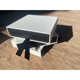 Zezzoshop 3D Transparent Floating Jewelry Displa