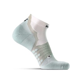 Thirty48 Calcetines de compresión de alto rendimiento para correr para hombres y mujeres | más compresión donde sea necesario, [3 pares] gris claro/blanco, Small
