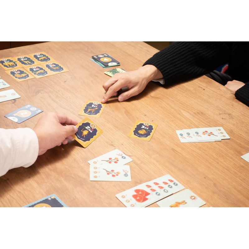JELLYJELLYGAMES Golden Animals 2-4 Player Card Game Competition