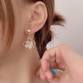 Yheakne Boho Acrylic Flower Earrings Gold Flower Drop Earrings Vintage Resin Flower Dangle Earrings Hollow Sakura Flower Earrings Jewelry for Women and Girls