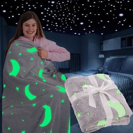 FiNeWaY Glow in The Dark Throw Blanket Flannel Moon Star Unicorn Gifts for Kids Girls Boys Adults Bedroom Cosy Warm Super Soft Plush Fleece Faux Fur (Moon & Stars Grey)
