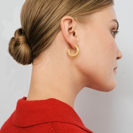 HESSAWELL Gold Thick Hoop Clip on Earrings Chunky Tube Hoop Earrings for Women Minimalist Jewelry