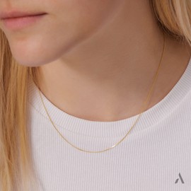 Amberta Allure Women 9 Ct Yellow Gold Chain Necklace: 0.8 mm Curb Chain - 20 inch