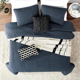 ROARINGWILD Navy Blue King Size Quilt Bedding Set with Pillow Shams, Lightweight Soft Bedspread Coverlet, Quilted Blanket Thin Comforter Bed Cover, All Season, 3 Piece, 104x90 inches