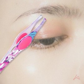 Mini tweezers, makeup, eyebrow grooming, stray hair removal, tweezers / 미니족집게 메이크업 눈섭정리 잔털제거 핀셋