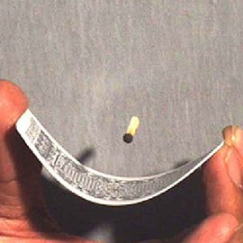 VANKER 2 Sets Trick Incredible Floating Toothpick Match On Card Stage Street Bar Show Magic