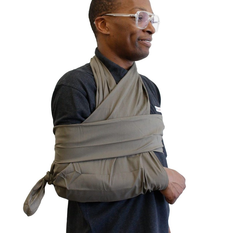 Rescue Essentials Triangle Bandage with Two Safety Pins