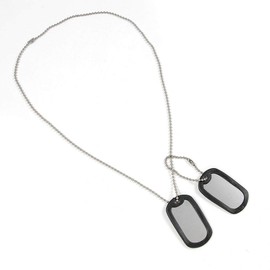 US. Dog Tag Set (MG101A) No Name Stamped with Class Badge