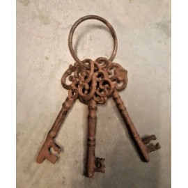 3 Victorian Keys on Keyring Skeleton Church Key rustic brown Cast Iron with ring