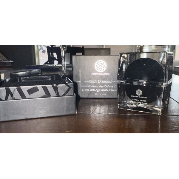 Forever Flawlesss Black Diamond Infused Age-Defying Cream 50 g/ 1.76