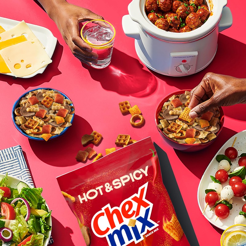 Chex Mix Hot and Spicy Savory Snack Mix, Family Size,