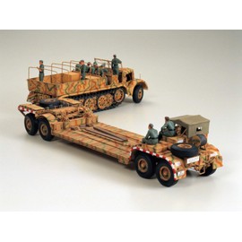 Tamiya 300035246-1:35 WWII Special Operations Vehicle 9 Famo with Low-Bed Trailer