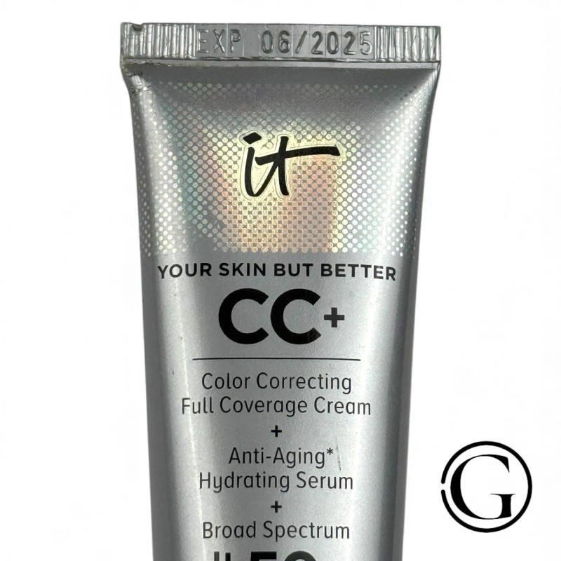 IT COSMETICS CC + COLOR CORRECTING FULL COVERAGE CREAM LIGHT