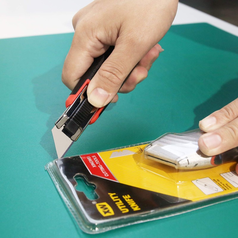 XW Self Retracting Safety Utility Knife, Auto Retractable Box Cutter