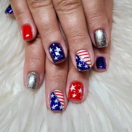 LBPEPAMZ 24Pcs 4th of July Fake Nails Short Square Press on Nails with Star Silver Glitter Design Independent Day Full Cover False Nails Red Blue American Flag Acrylic Stick on Nails for Women Decor