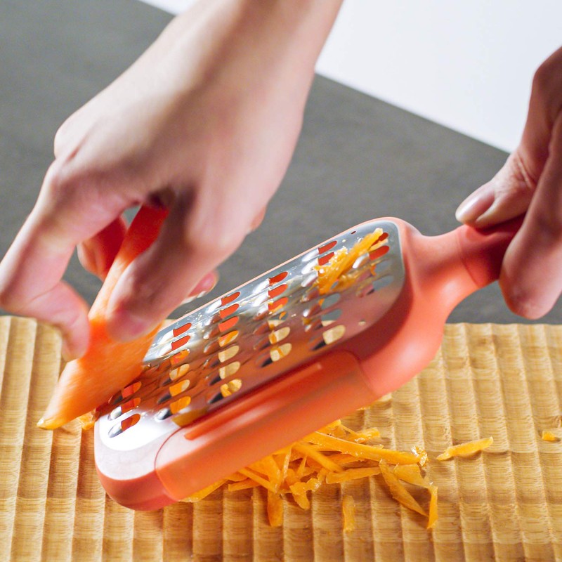 Trebonn - Peel + Grate 2 in 1 Handy Peeler