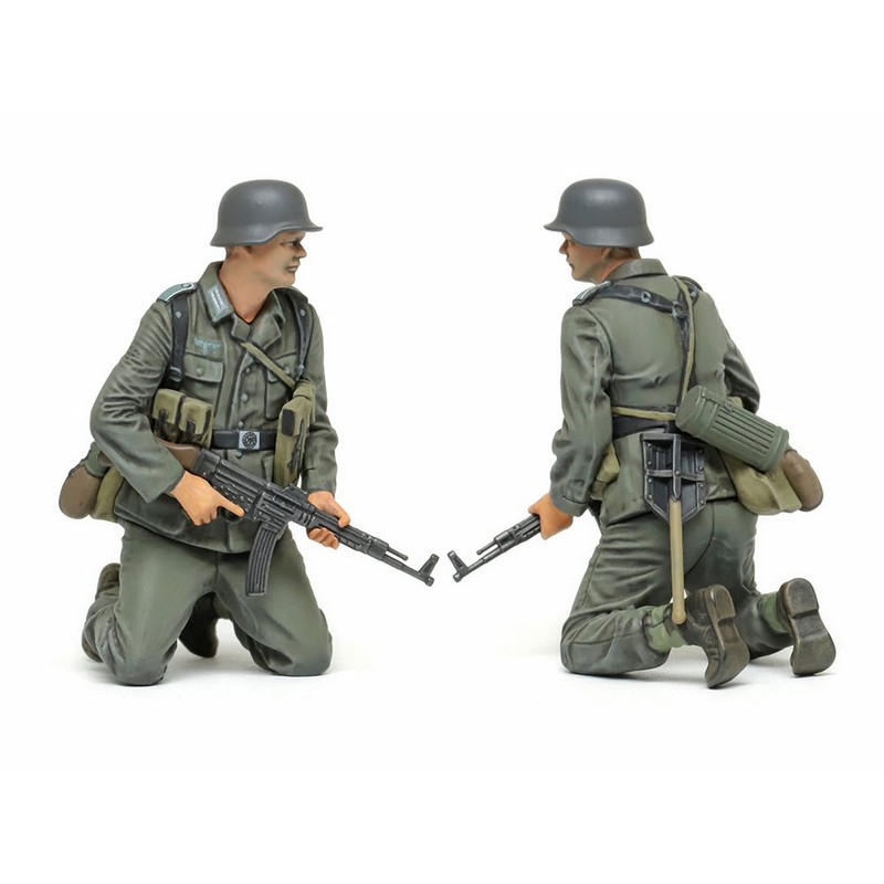 TAMIYA 35382 1:35 Figure Set German Infantry 1943-45 (5) Model