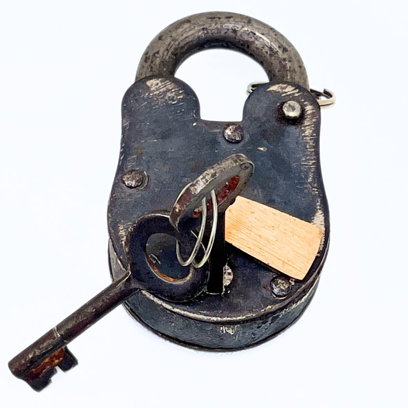 Antique Style Rustic Cast Iron Padlock Heavy Duty Skeleton Key