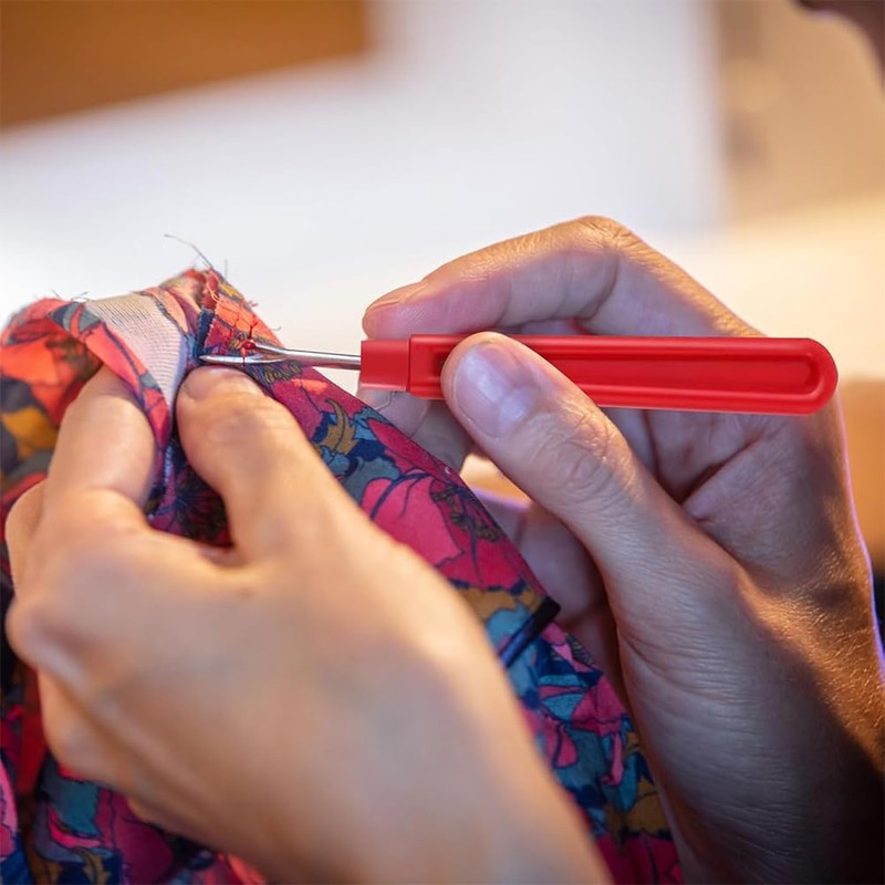 Kisstta Seam Ripper Seam Ripper with Protective Cap