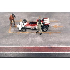 American Diorama RACE DAY METAL FIGURES SET 2 1/43 AMERICAN DIORAMA 38360