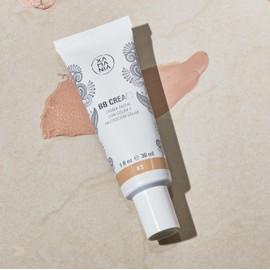 XAMANIA BB Cream #3 Maquillaje Natural 3 en 1 Hidratación + Color + Protección Solar 30 FPS. Base de Maquillaje Ligera. Unifica Tono. Cubre Manchas. Natural y Luminosa.Todo Tipo Piel. Skincare CrueltyFree. Piel Clara.