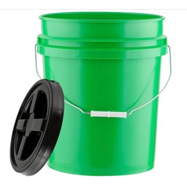 House Naturals 5 Gallon Food Grade Plastic Bucket with Air Tight Screw on Lid Made in USA Container (Green Bucket with Black lid)