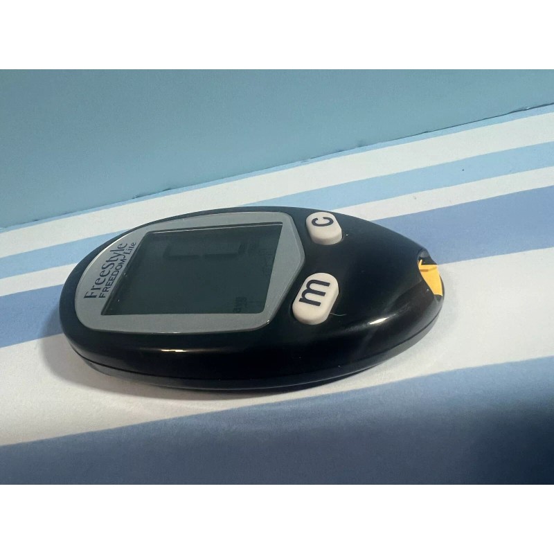 FREESTYLE Freedom Lite Glucose Meter & CASE - GUARANTEED TESTED