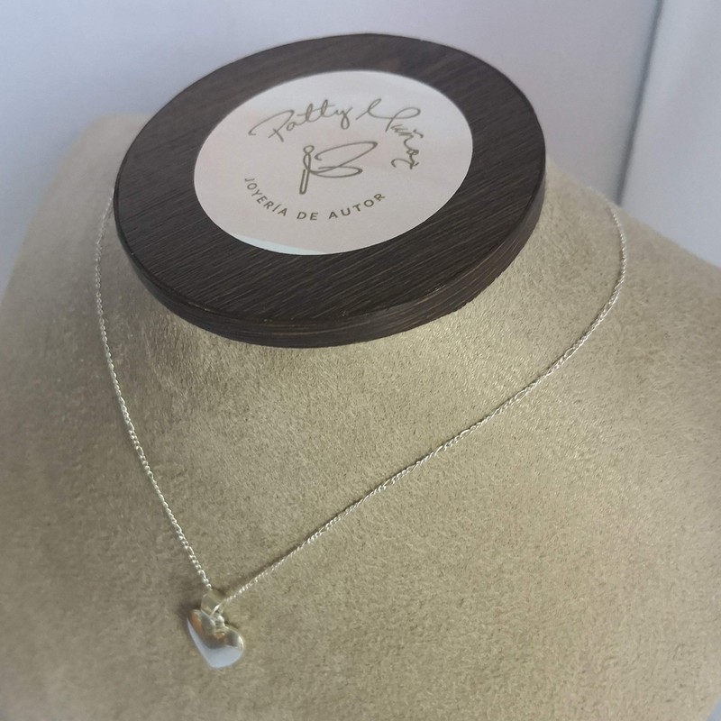 Cadena con dije de Corazón de Plata Ley .925 Gargantilla.