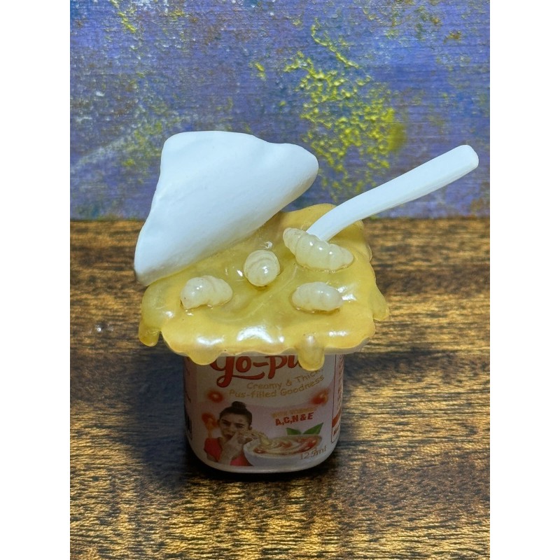 ZURU MEGA GROSS Minis YO-PUS Creamy & Thick pus-filled goodness