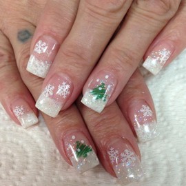 24Pcs Christmas French Tip Press on Nails Short Square Fake Nails for Christmas Tree Nails White Nail Tips Designs Winter Snowflake False Nails Full Cover Glue on Nails Xmas Acrylic Nails for Women