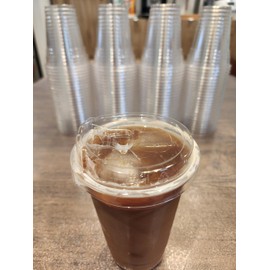 Golden Hub – 24 oz PET Plastic Cold Cup with Sippy Lid - Leak-Proof Beverage Container for On-The-Go Refreshment (24oz 25pc)