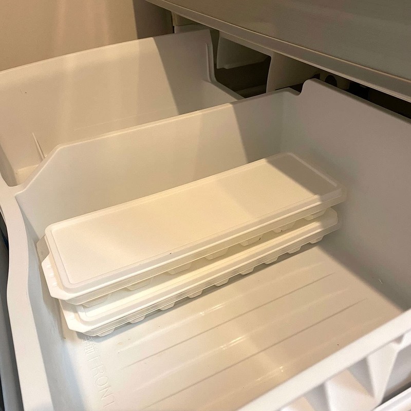 Liberty Corporation LD-207 Ice Maker, Ice Tray with Lid, Easy