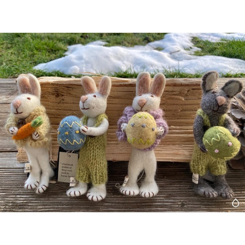 Én Gry & Sif Hand-Felted Easter Bunny with Ornament -