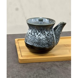 Urban Tokyo Japanese Traditional Porcelain Soy Sauce Bottle Dispenser with Lid 9 fl oz Earthernware Oil Ponzu Vinegar Shoyu Soy Sauce Dispenser Refill Bottle Made in Japan (Gray)