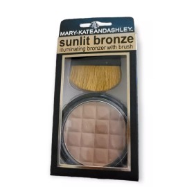 Mary-Kate and Ashley Illuminating Bronzer W/Brush by Mary-Kate & Ashley