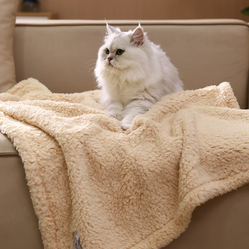 Luciphia Dog Blanket, Premium Fleece Cat Blanket, Soft Sherpa Calming