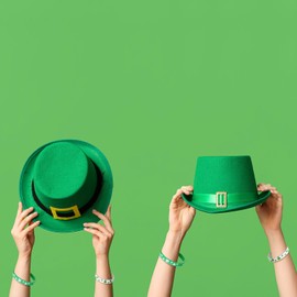 Patelai 48 Pcs St. Patrick's Day Shamrock Rubber Wristbands Bracelets St. Patrick's Party Favors Green Clover Silicone Wristband for Adults Irish Accessories Supplies Decorations(Lovely)