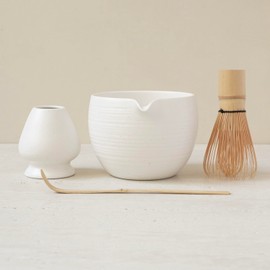 Matcha Whisk Set, Ceramic Matcha Bowl & Whisk Holder, Bamboo Accessory, Modern Design (Matte White, Pouring Spout)