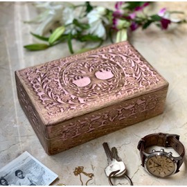 Tolles Geburtstagsgeschenke Handgemachte dekorative hölzerne Schmuckkasten Baum des Lebens Carving Schmuck Organizer Andenkenkasten Schatztruhe Schmuckstück Halter Aufbewahrung Schloss Box (Pink)